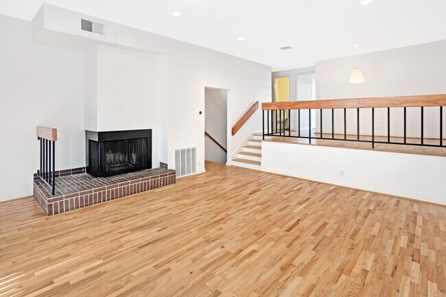 Building Photo - 1138 20th St