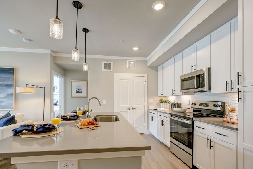 Building Photo - Park on Napoli