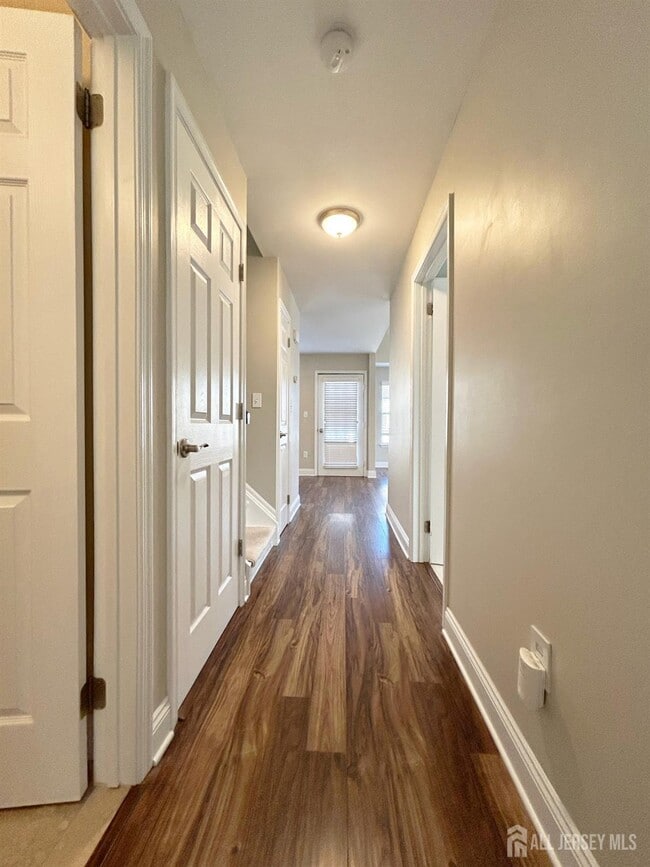 Building Photo - 3108 Vroom Dr