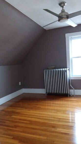 Building Photo - 34 Edwin St