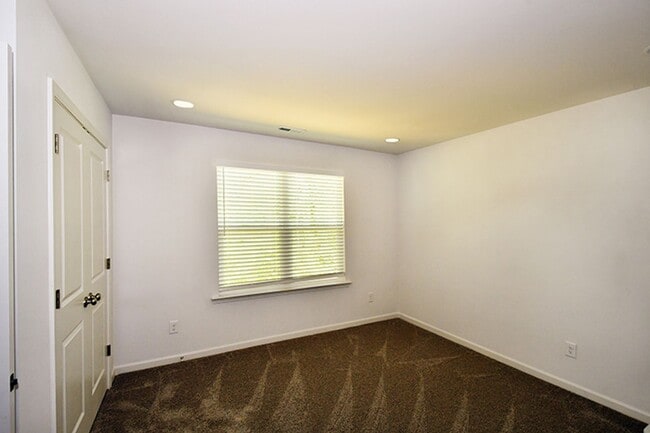 Building Photo - 2046 McDonald Dr