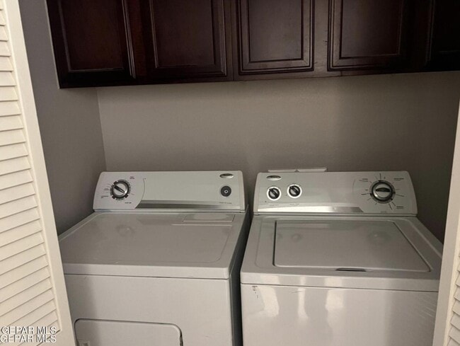 Building Photo - 424 Sonaran Ct