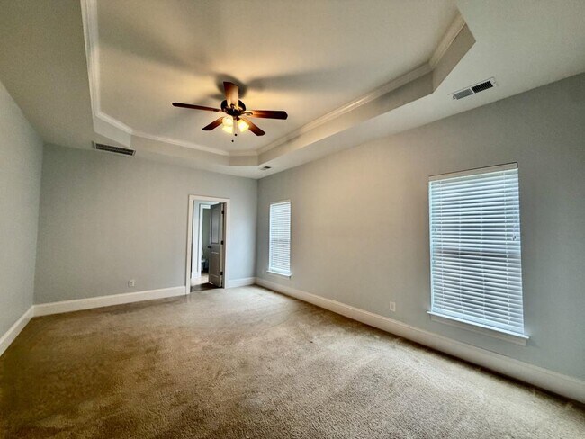 Building Photo - 10141 Loch Lomond Dr