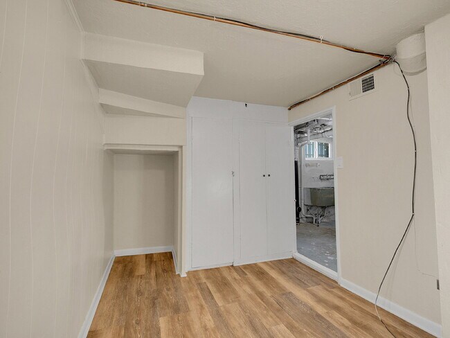 Building Photo - $2,295.00, 1 Bed, 1 Bath Home in Denver