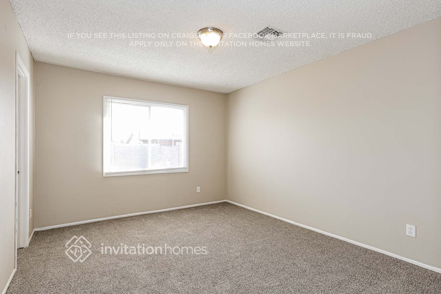 Building Photo - 8233 W Indianola Ave