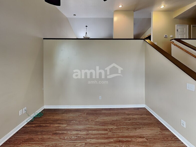 Building Photo - 451 W 225 N