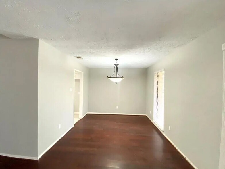 Building Photo - 2719 Cotton Stock Dr