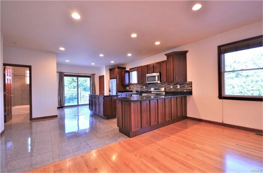 Building Photo - 73 Edgewood Ave