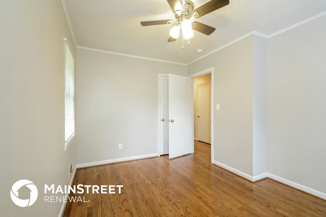 Building Photo - 108 8th Pl