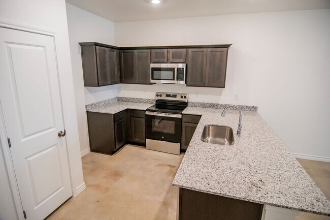 Building Photo - 1261 Lehmann Dr