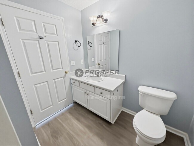 Building Photo - 107 Pelham Square Way