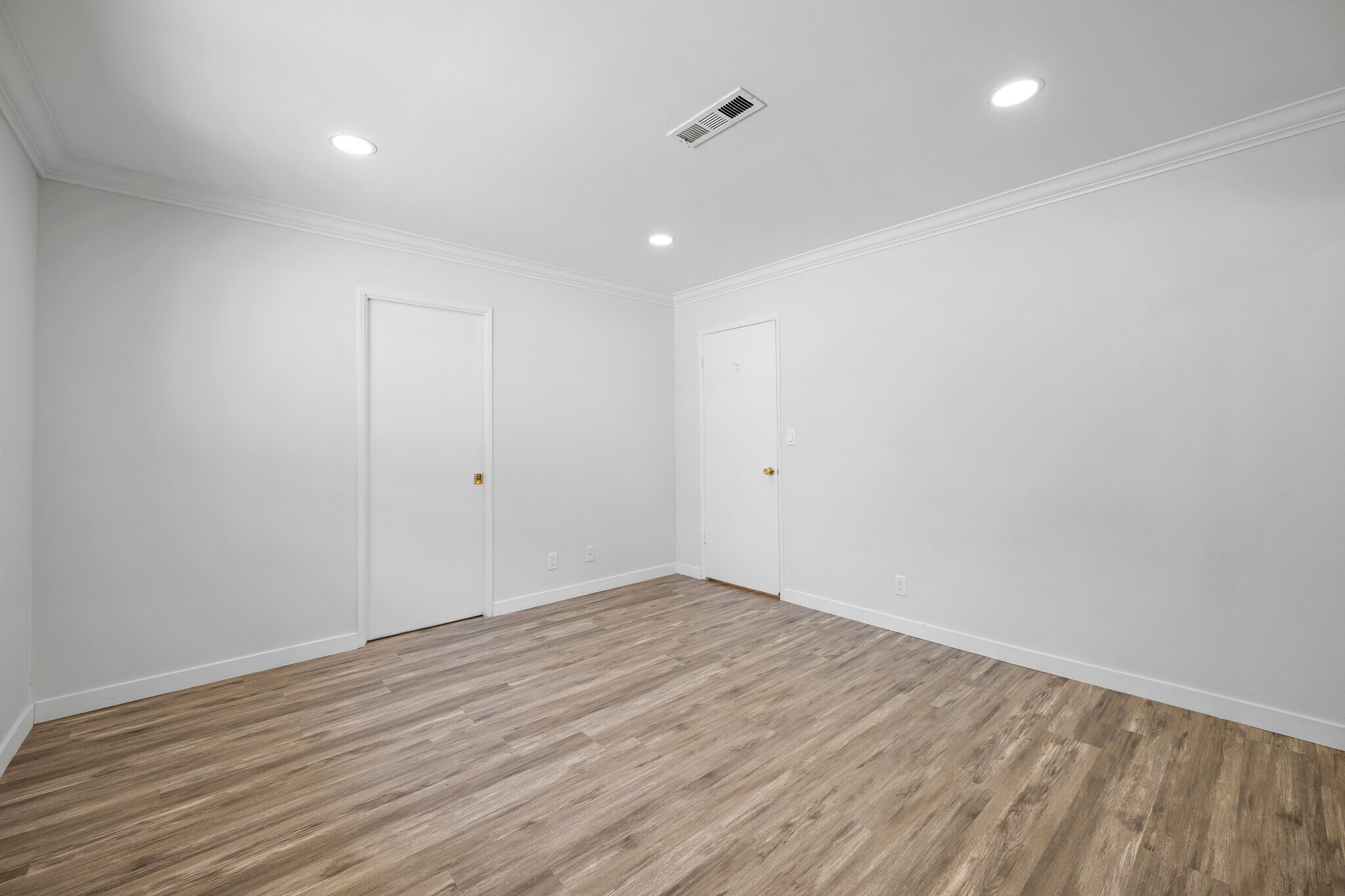 Building Photo - 575 Winona Way