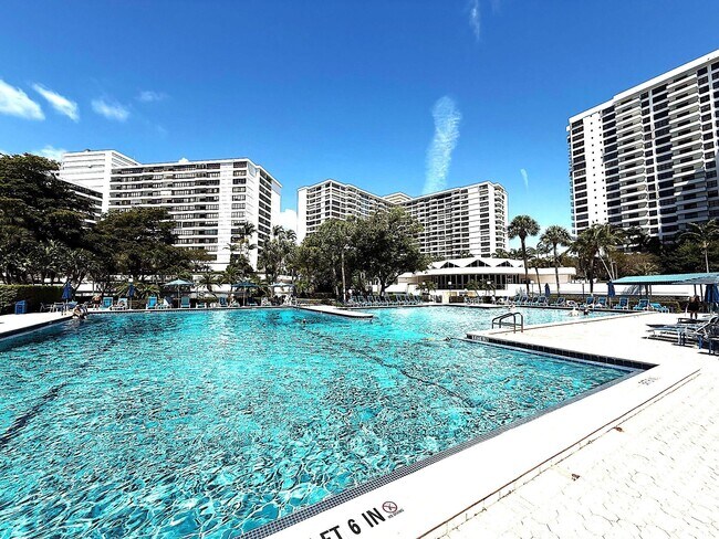 Building Photo - 600 Three Islands Boulevard