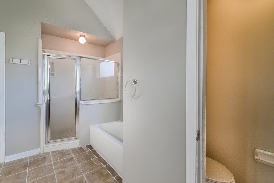 Building Photo - 8531 Griffin Park Dr
