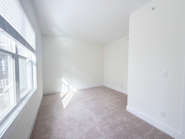 Building Photo - Modern 3-Bedroom Home with Flex Room, Pool, and Pickleball Court at Highbury