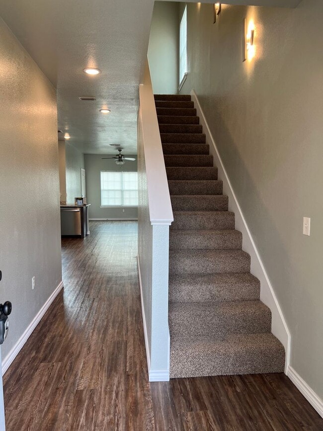 Building Photo - 113 Village N