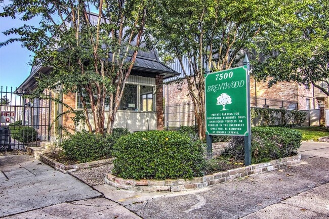 Primary Photo - 2400 N Braeswood Blvd