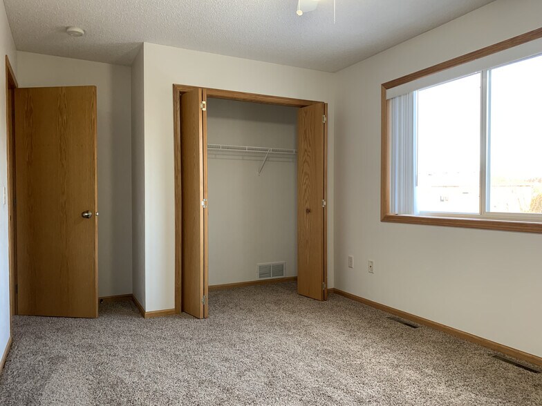 Building Photo - 5293 Manchester Dr