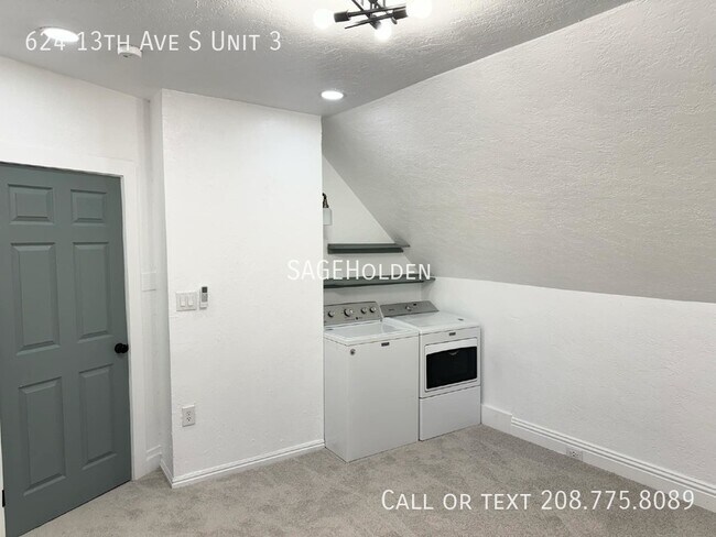 Building Photo - 624 13th Ave S