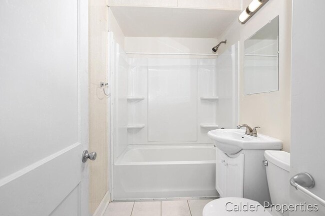 Building Photo - 1639 Wendler Ave SW