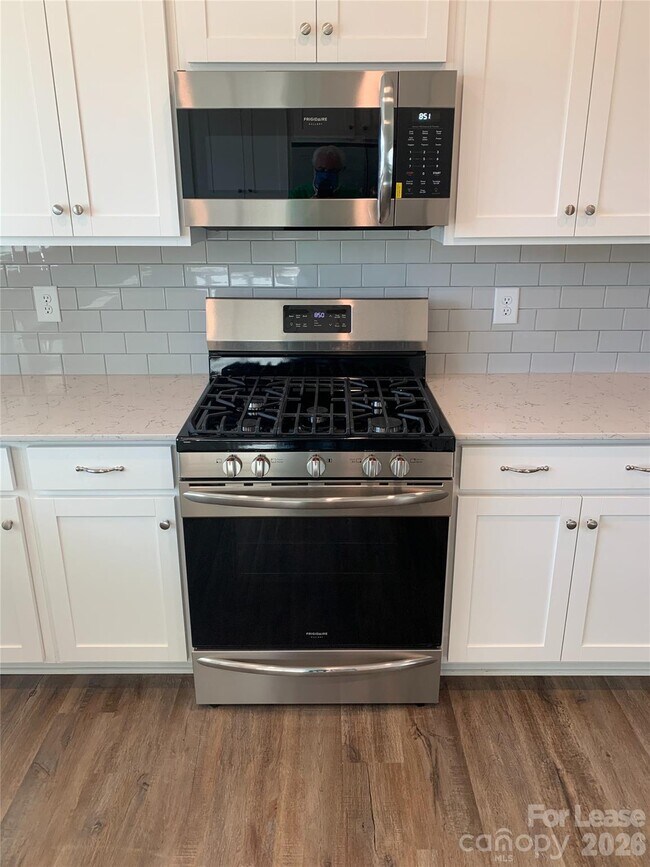 Building Photo - 17212 Snug Harbor Rd