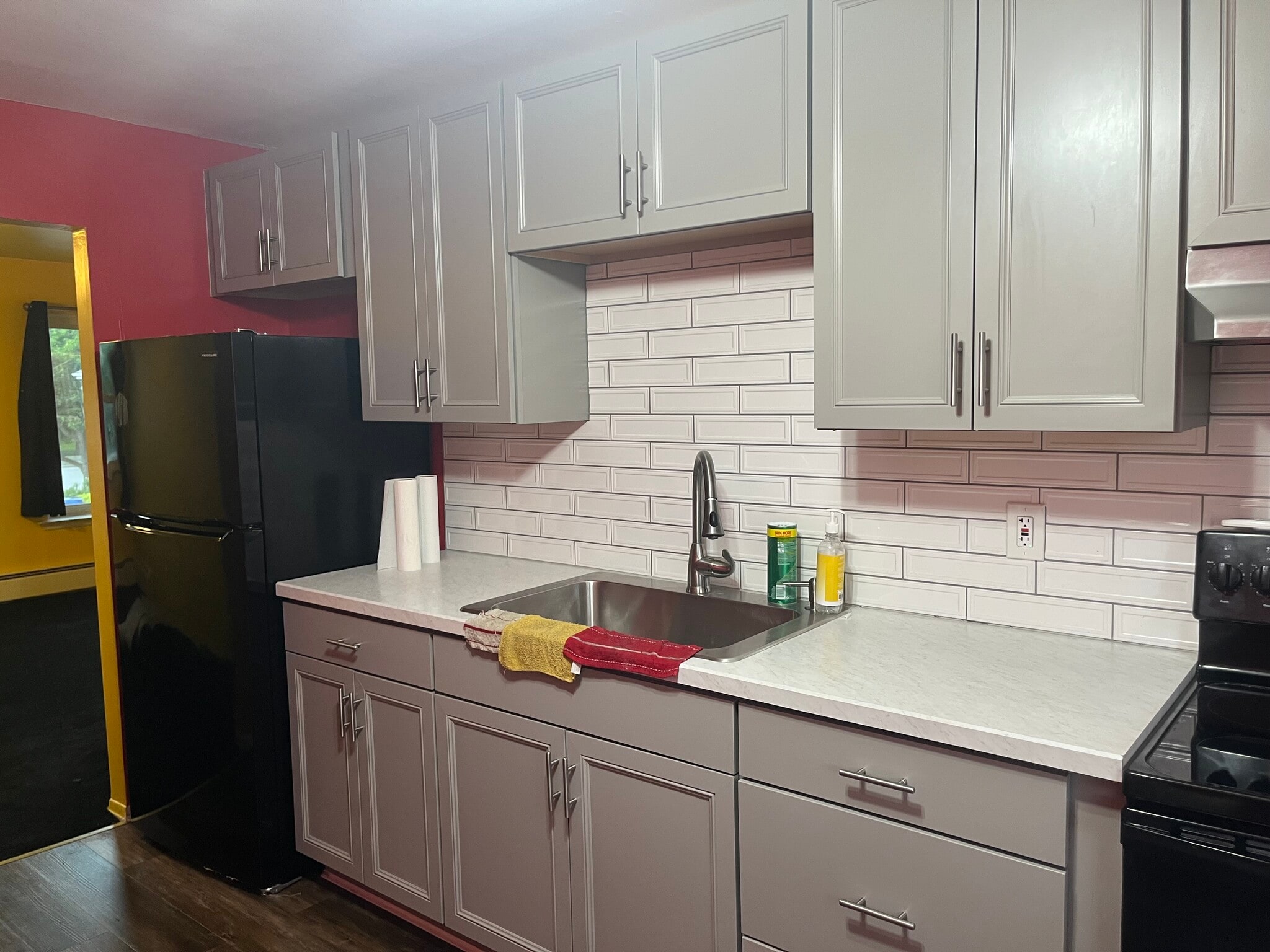 Kitchen - 250 Beechwood Ave