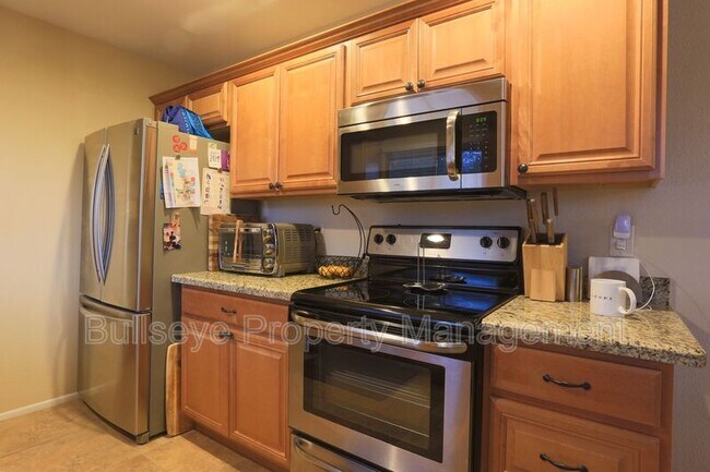 Building Photo - 2845 E Sierra St