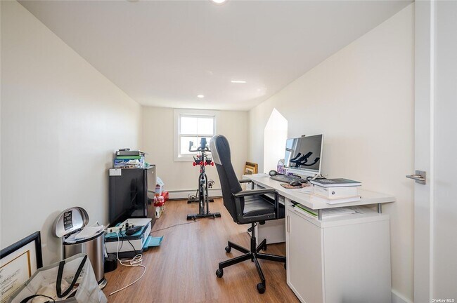 Building Photo - 223 Hickox Ave