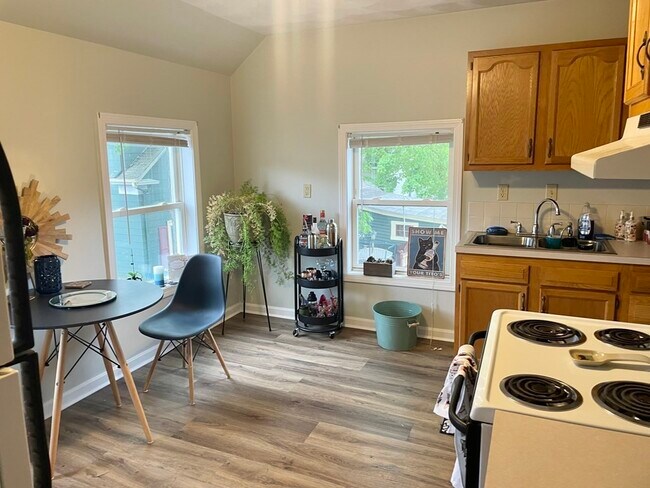 Building Photo - 23 Fisher St