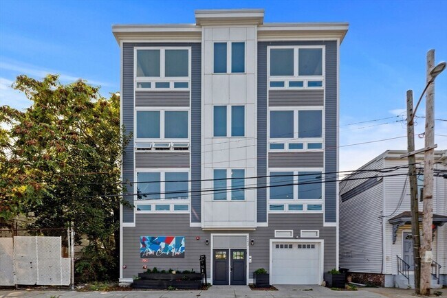 Building Photo - 243 Condor St