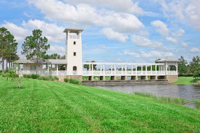 Building Photo - 10437 SW Captiva Dr