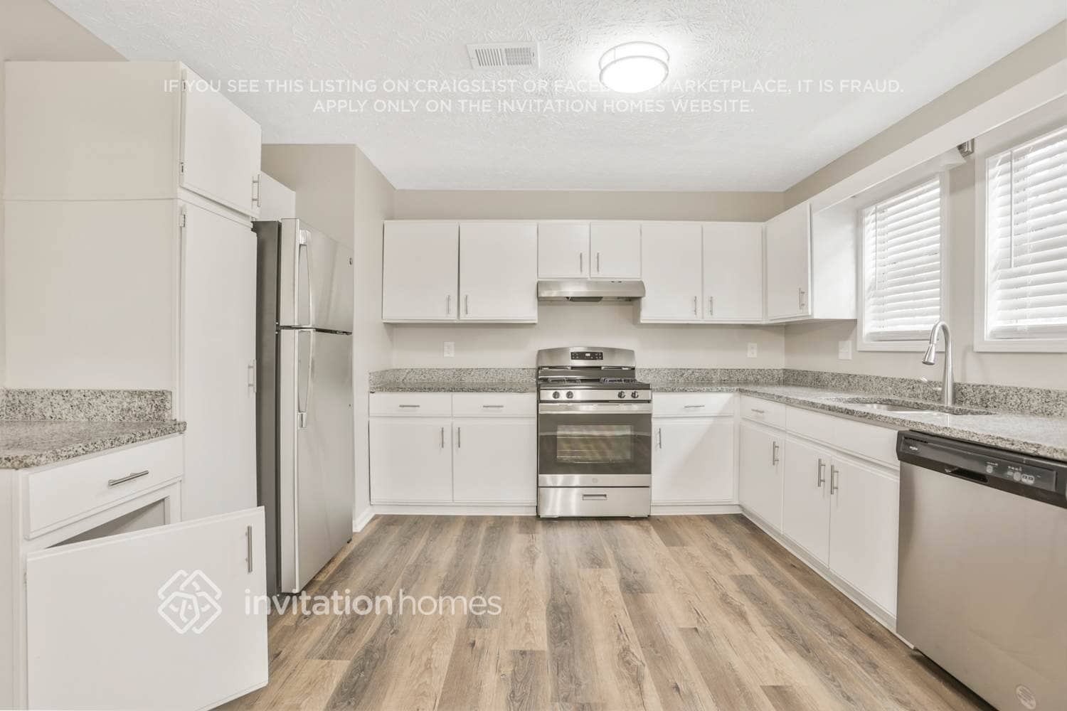 Building Photo - 1052 Autumn Crest Dr