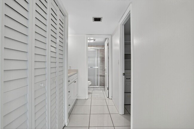 Building Photo - 10777 W Sample Rd