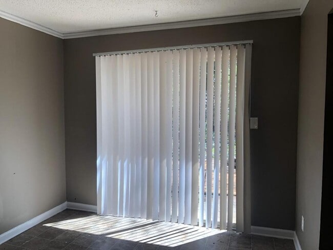 Building Photo - 5140 Highpoint Rd