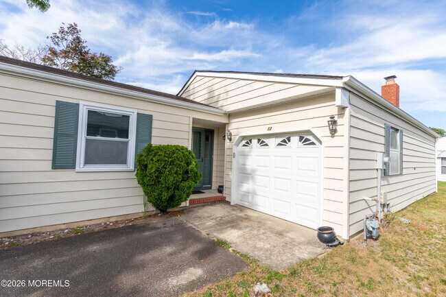Building Photo - 12 Mayaquez Ln