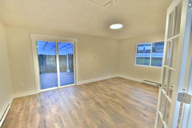 Building Photo - 3Bd/1.75Ba Woodinville House