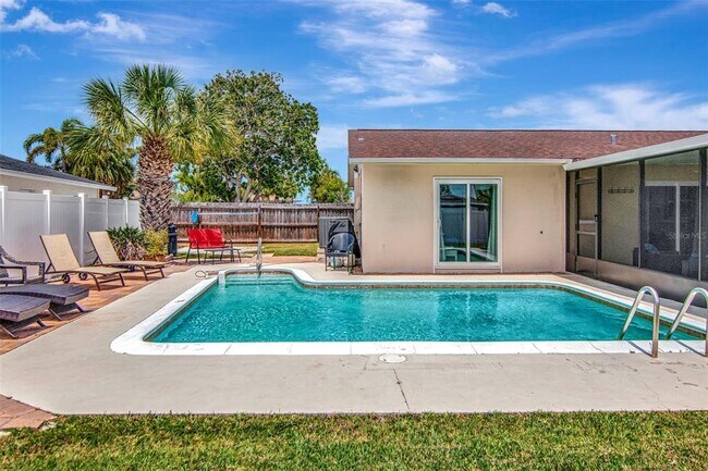 Building Photo - 4712 114th St N