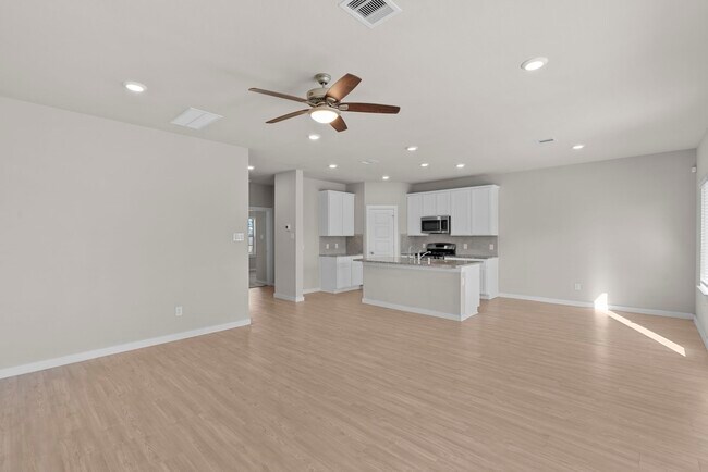 Building Photo - 1203 Lancer Leap Dr