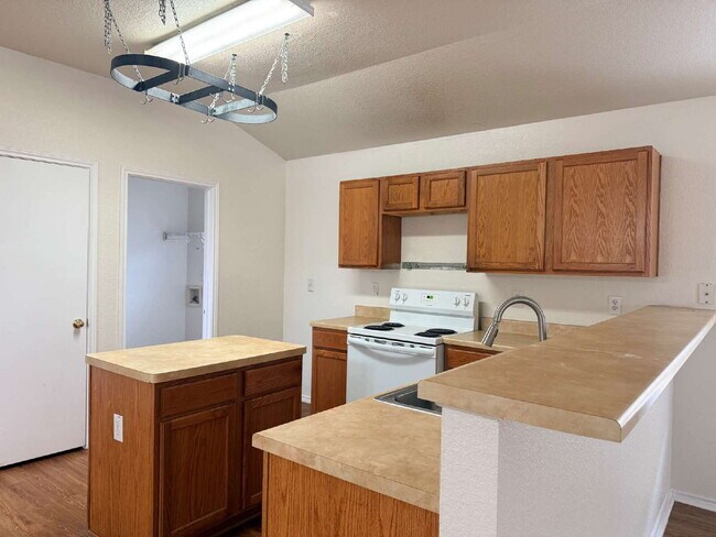 Building Photo - 603 Cypresscliff-