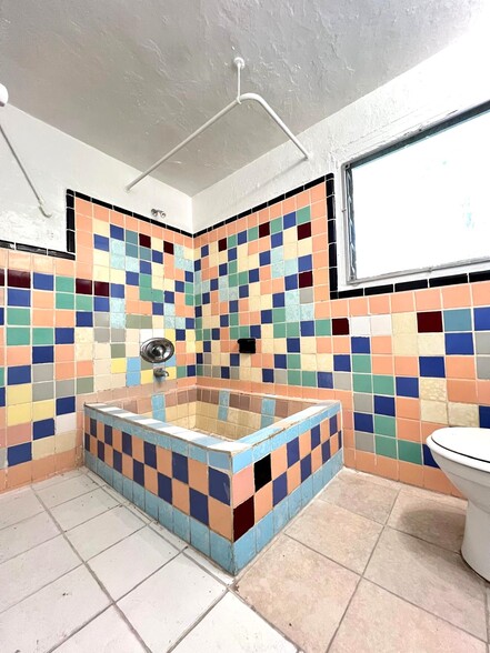 Building Photo - 3149 Center St