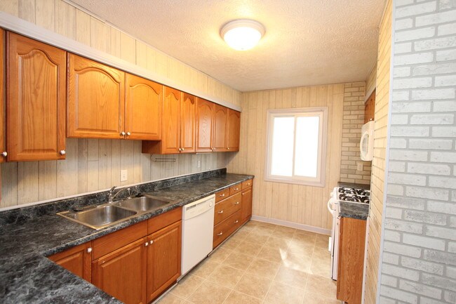 Building Photo - 1430 Sherman St SE