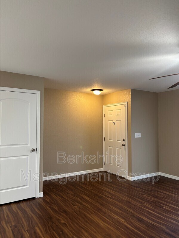 Building Photo - 2405 Ave C SW