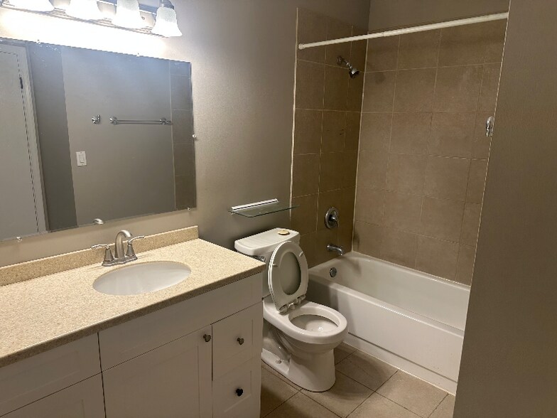 Building Photo - 401 Muirwood Ct