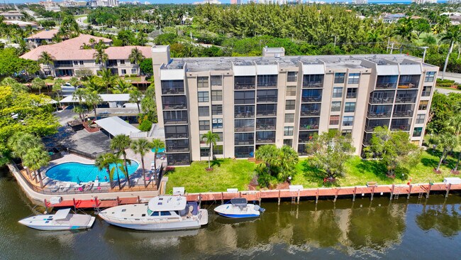 Building Photo - 17 Royal Palm Way