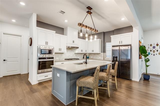 Building Photo - 8220 Bethpage Dr