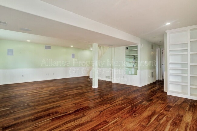 Building Photo - 6160 Bestview Way