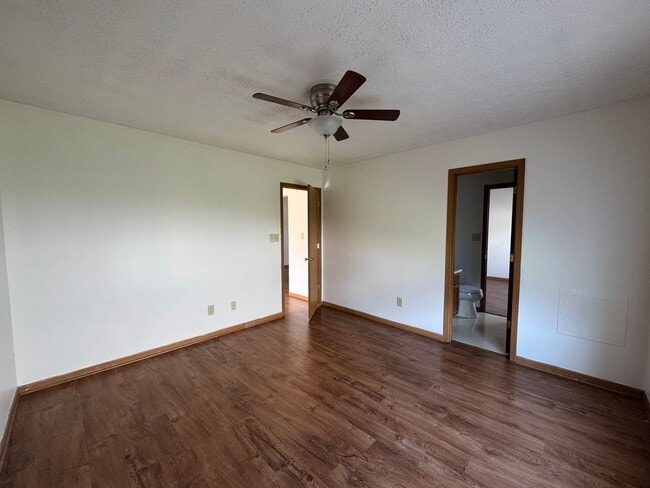 Building Photo - 1073 Fairlane Ct