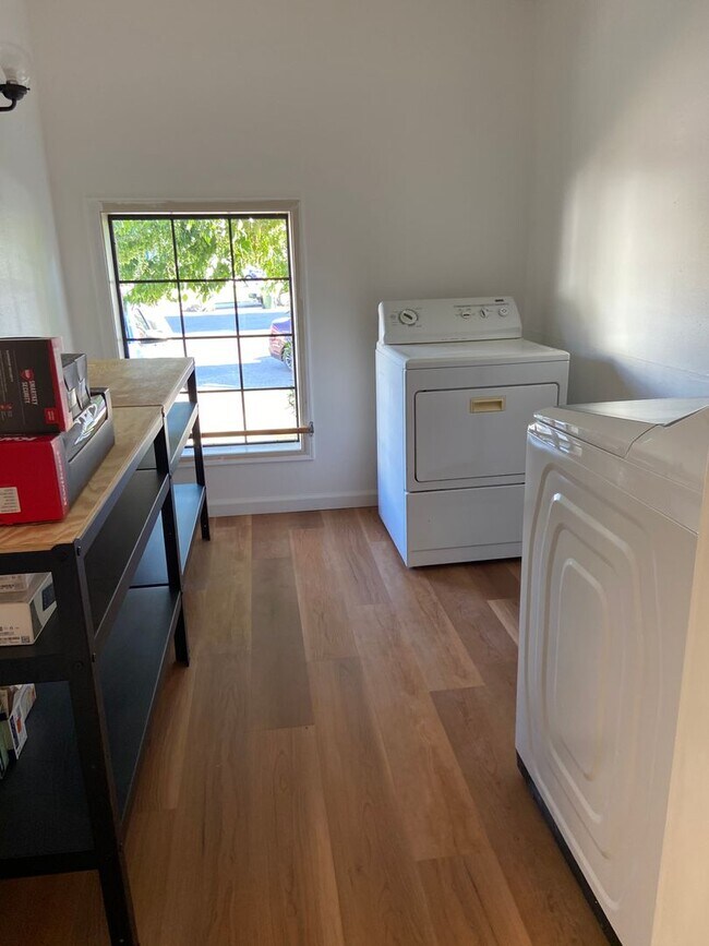 Building Photo - 1725 Tampico Ct