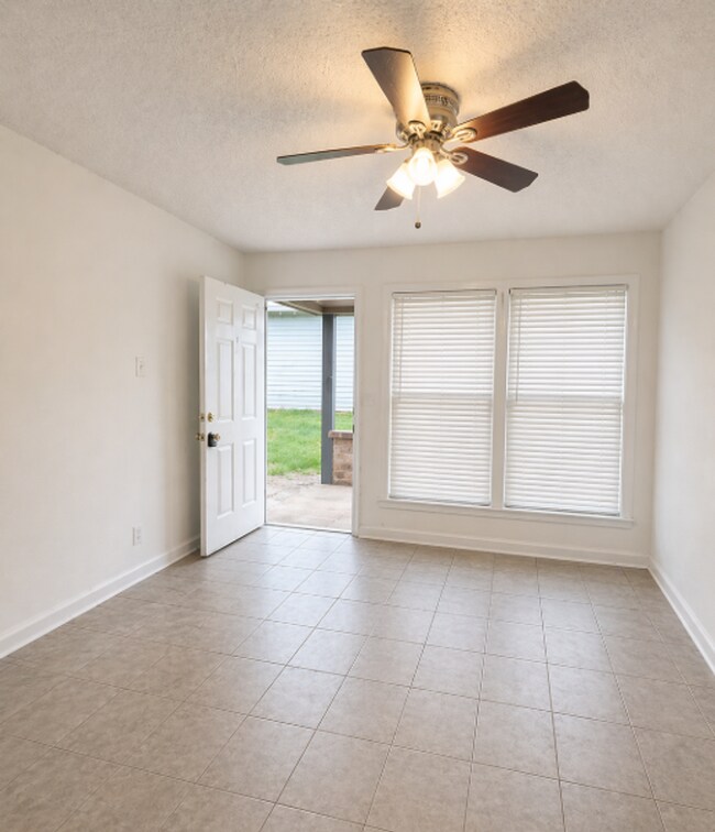 Building Photo - AVAILABLE NOW; APPLY AT OUR WEBSITE TODAY