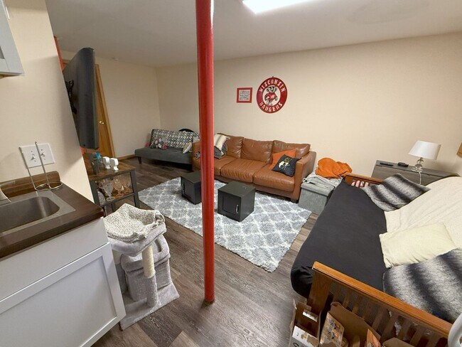 Building Photo - 1327/9 Bowen Ct.